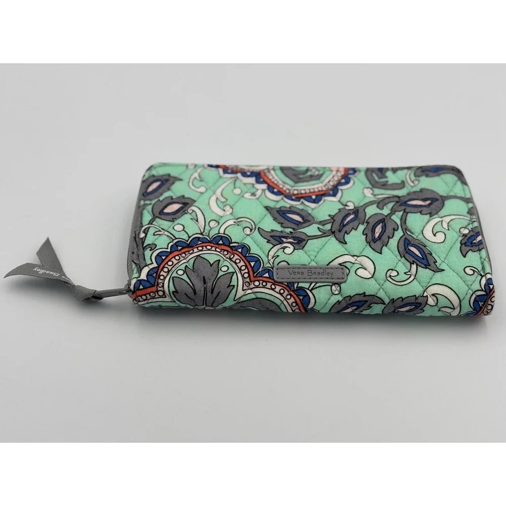 Vera Bradley Heather Zip Around Wallet NWT Retired Paisley‎ Green Blue Pink $65 - Picture 7 of 7